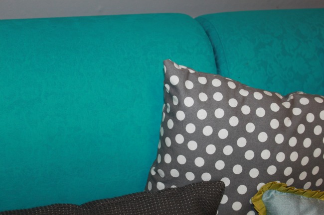 the-blue-building-shopatblu-fab-furniture-flipping-contest-spray-paint-fabric-sofa-turquoise-sofa-close-up-back