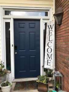 How to Make a Farmhouse Porch Welcome Sign
